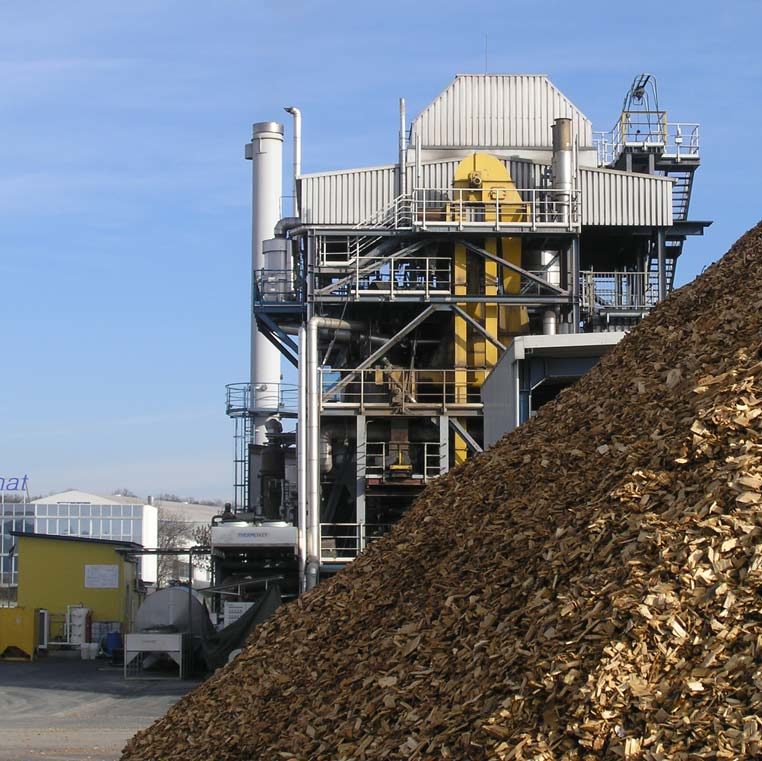 Biomass conversion into biofuels and biomaterials (pyrolysis, HTC, fermentation)